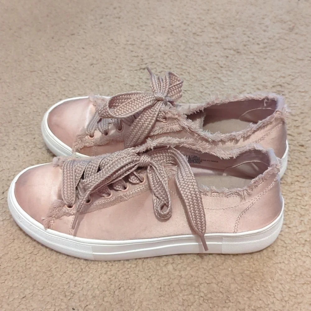 Steve Madden Greyla Satin Pink Platform Sneakers Size 7.5